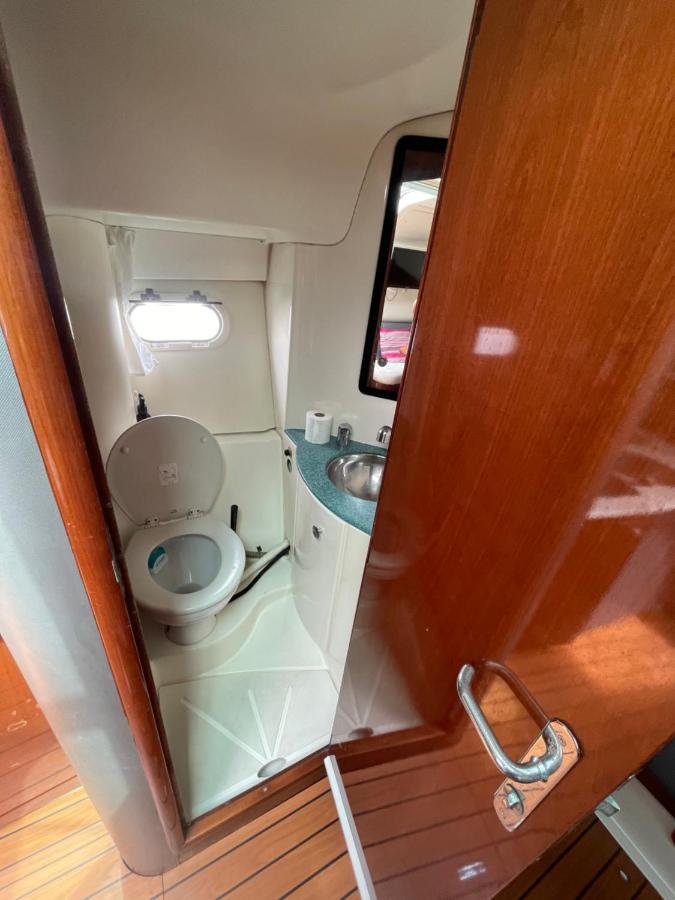 Une Nuit Sur Un Bateau Linge & Menage Inclus La Rochelle  Exteriör bild