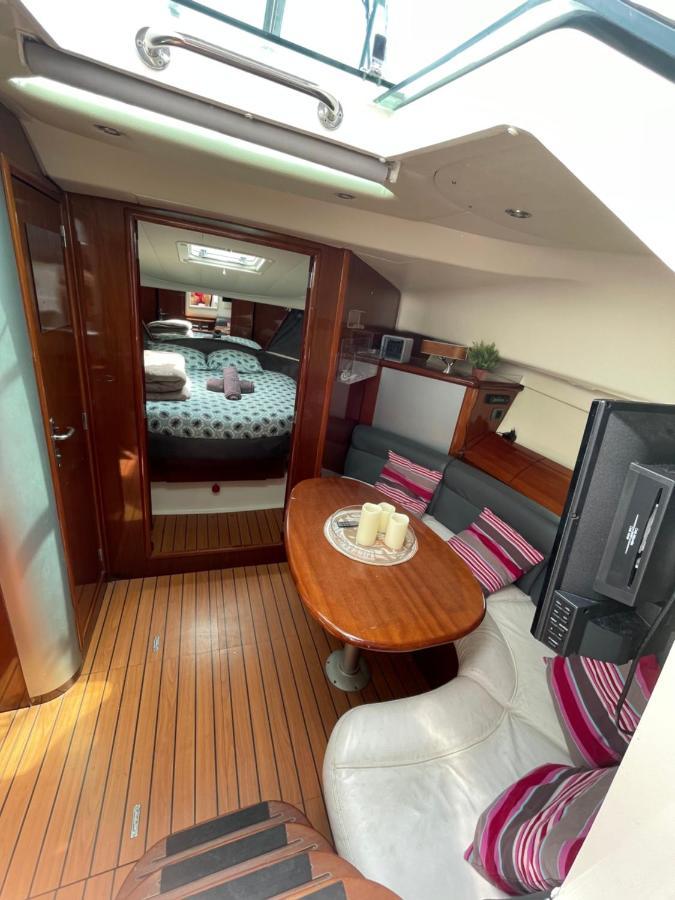Une Nuit Sur Un Bateau Linge & Menage Inclus La Rochelle  Exteriör bild